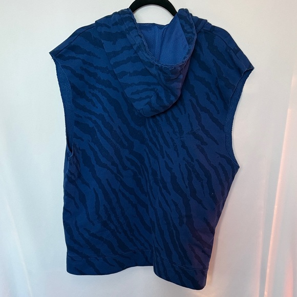 UNDER ARMOUR PROJECT ROCK SLEEVELESS HOODIE - Picture 6 of 6